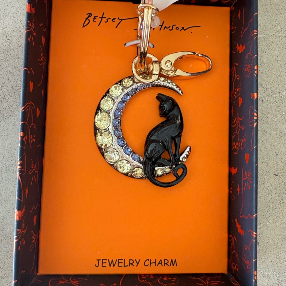 Betsey Johnson Black Cat and Gold Crescent Key Holder